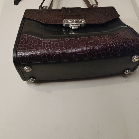 Brighton Leather Shoulder Bag - Picture 4 of 11